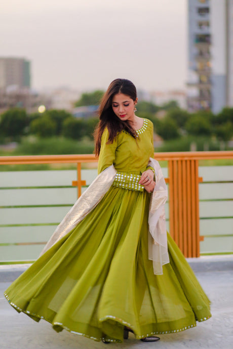 Designer Mirror C Green Silk Online 2021 Gown For Party