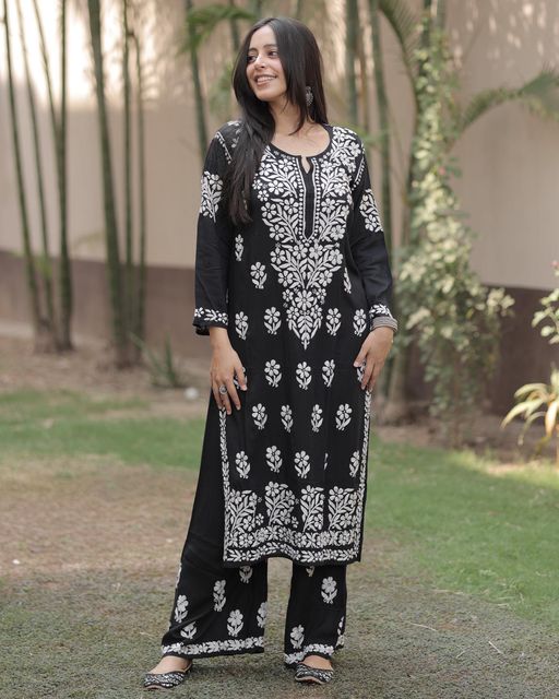 Chikankari Black Cotton Kurta Design In Low Rate